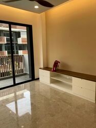 Royalgreen (D10), Condominium #570636201